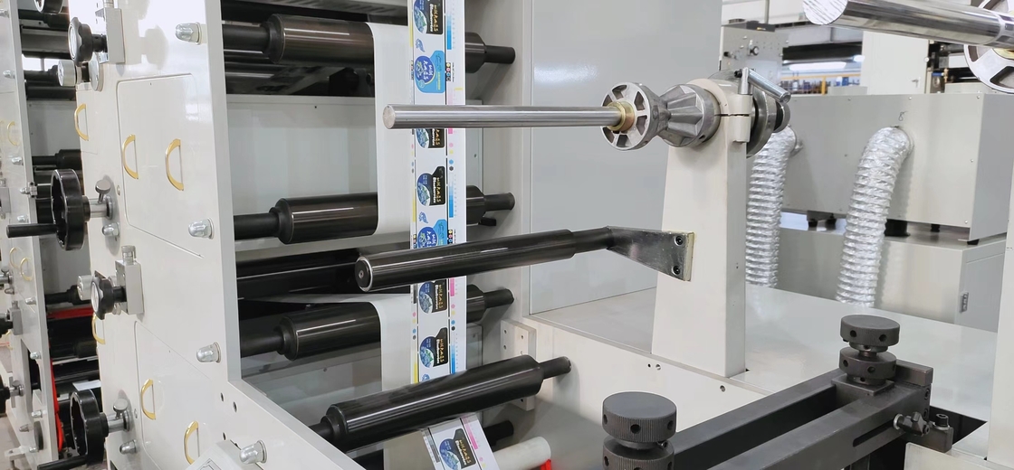Fonction de barre de tour de machine d'impression de label de papier de 8 couleurs avec l'impression couleur UV de tache